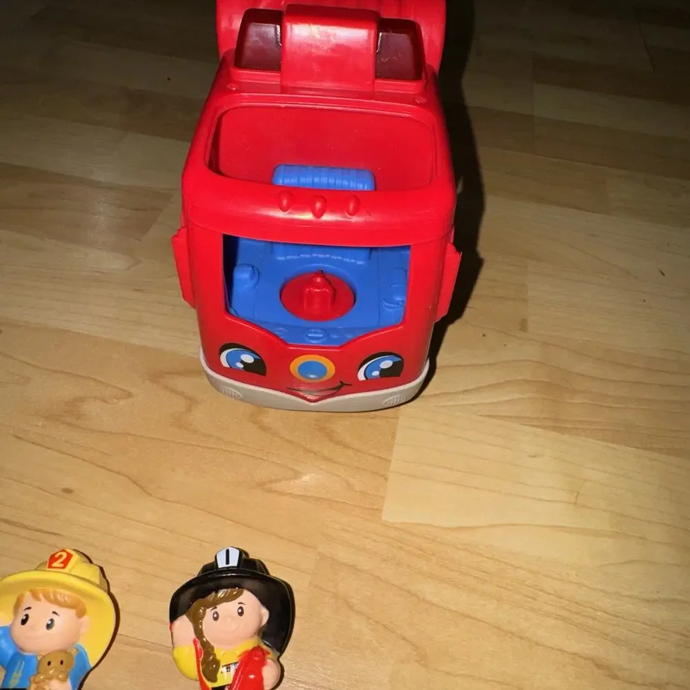 Fisher Price Little People Fire Truck‎ with 2 Firefighter Figures Mattel
